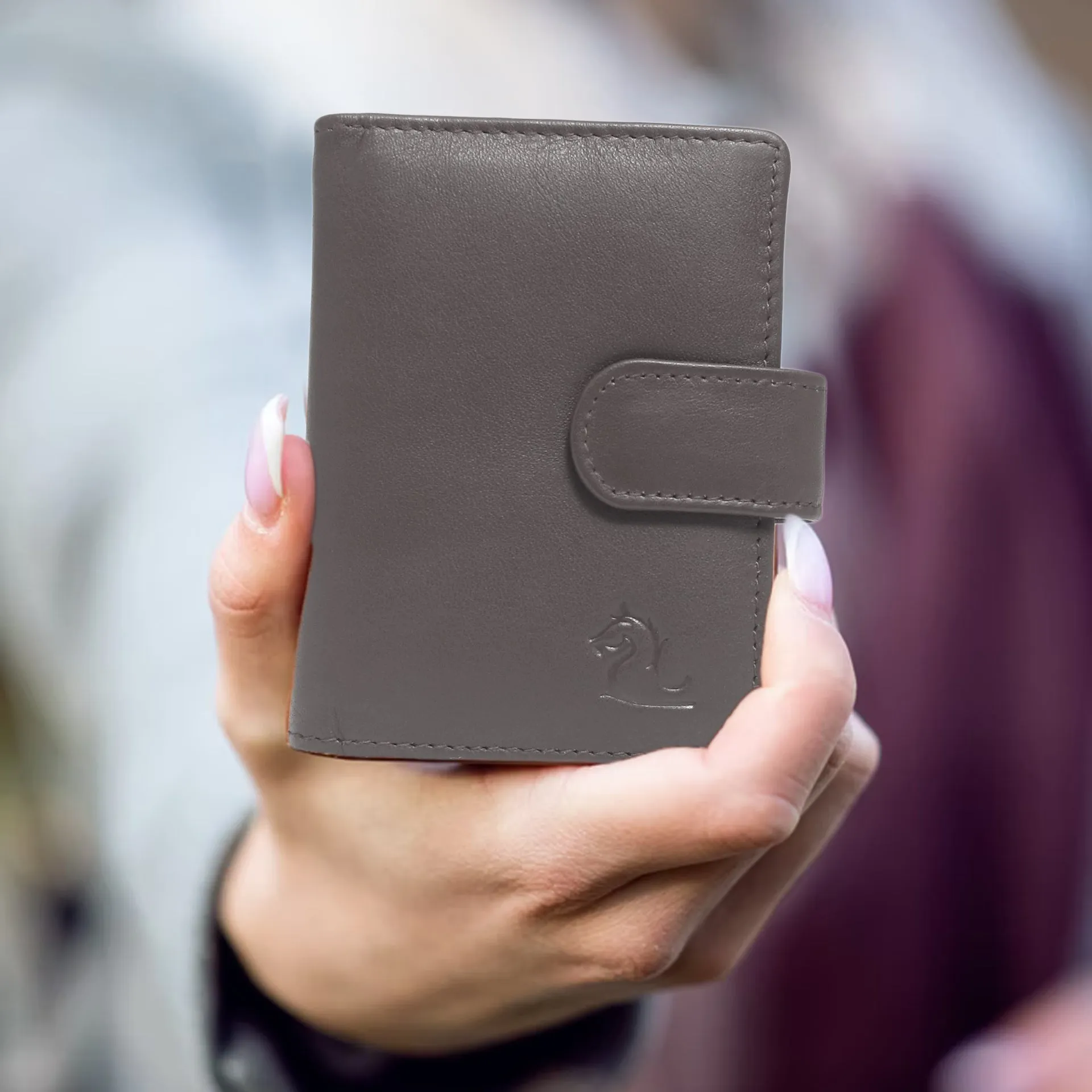 14030 Black Leather Card Holder for Men and Women
