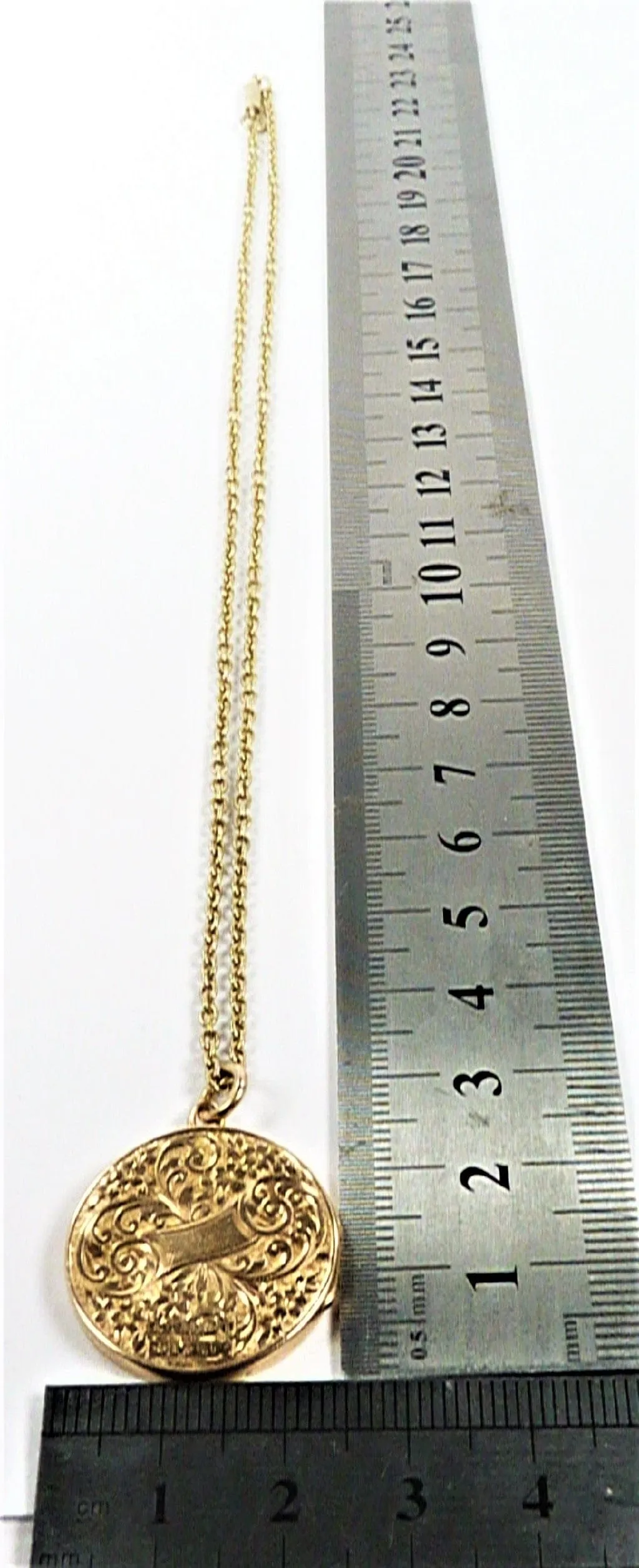 Fully Hallmarked 15 Carat Gold Locket Necklace 1908 Blanckensee & Son