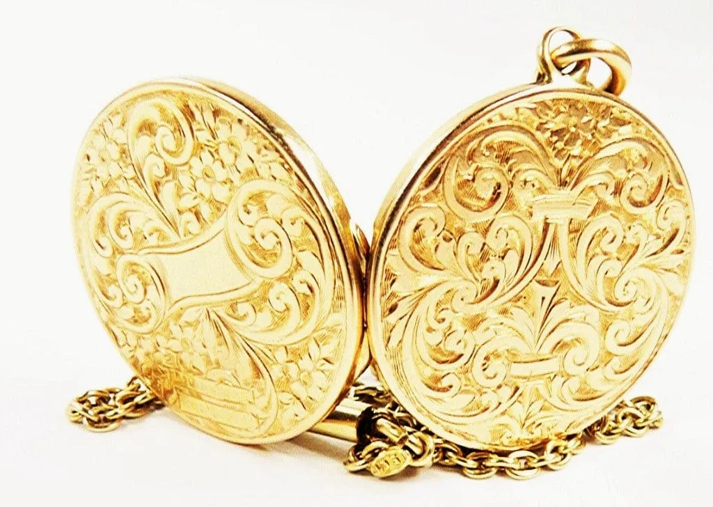 Fully Hallmarked 15 Carat Gold Locket Necklace 1908 Blanckensee & Son