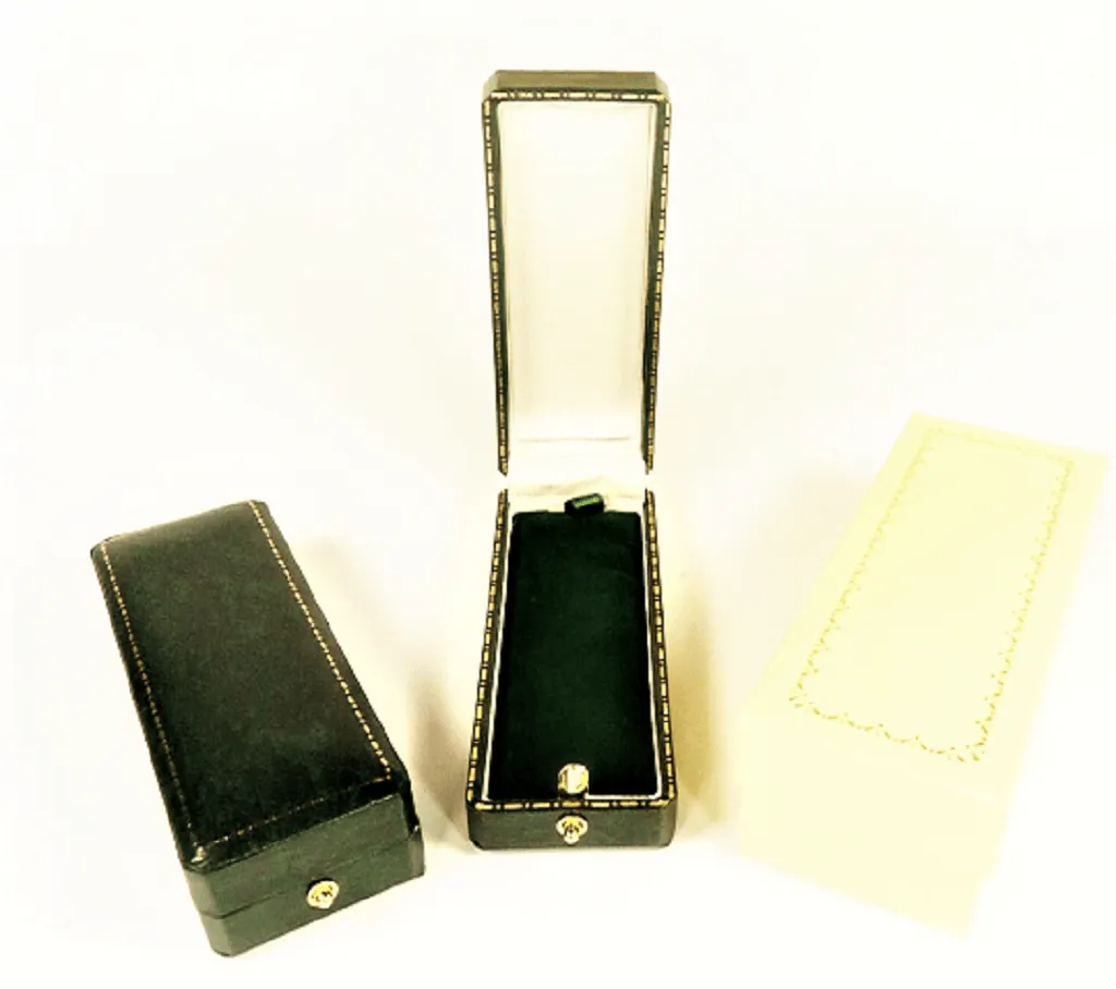 Fully Hallmarked 15 Carat Gold Locket Necklace 1908 Blanckensee & Son