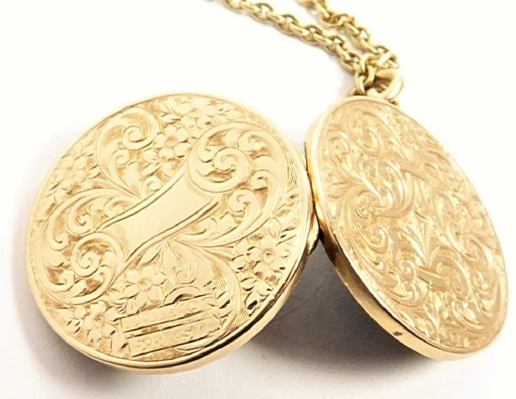 Fully Hallmarked 15 Carat Gold Locket Necklace 1908 Blanckensee & Son