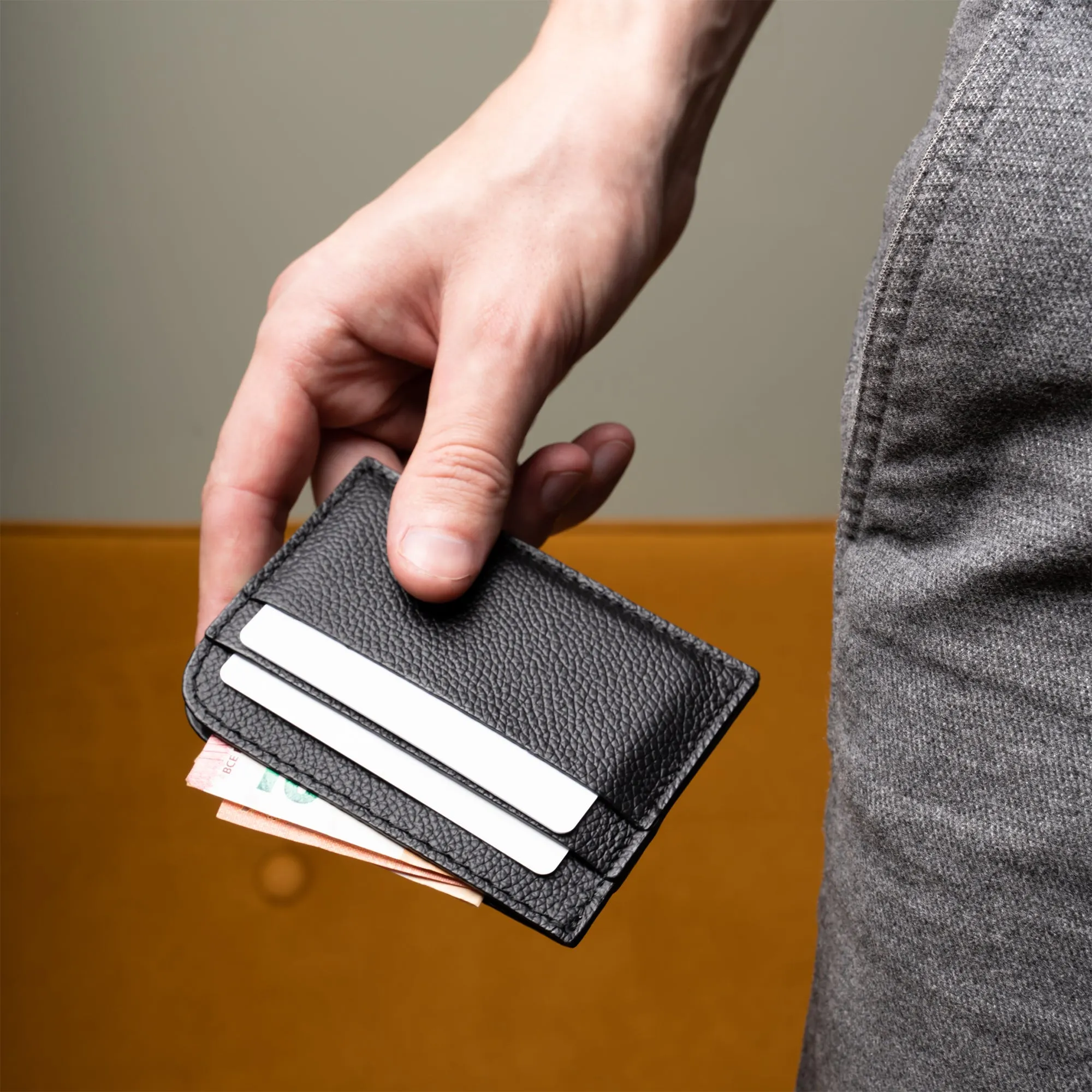 Horizontal Card Holder (Black)