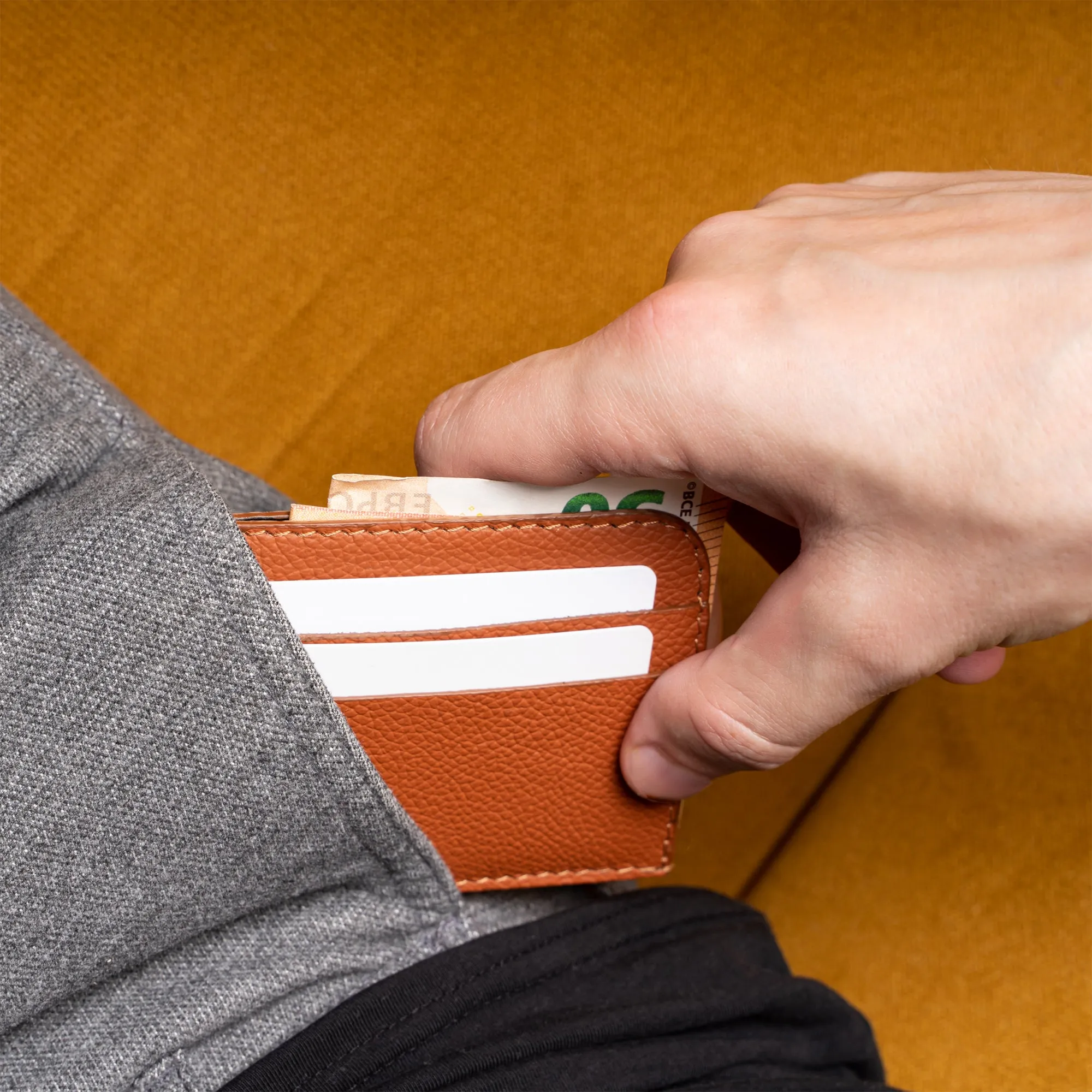 Horizontal Card Holder (Brown)