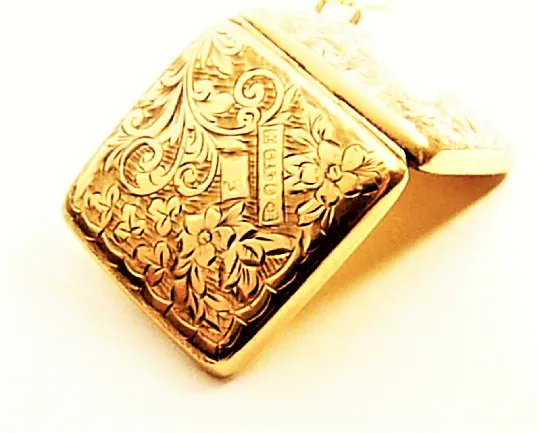Solid Gold Fully Hallmarked Edwardian Locket Chester Assayed 1908 With Necklace