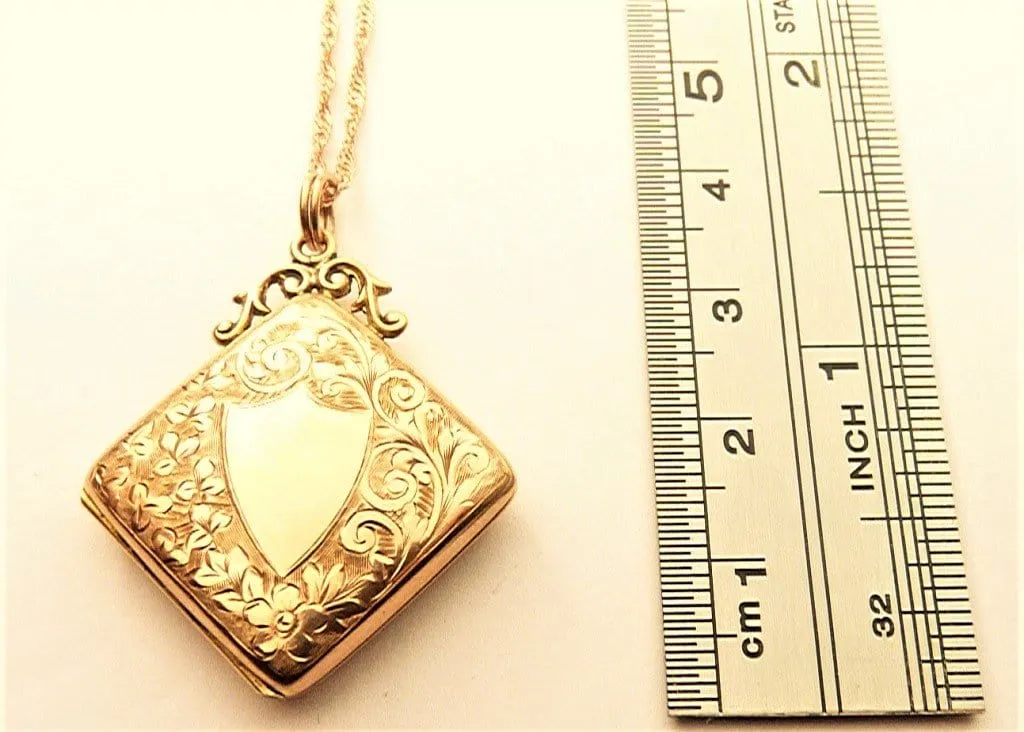 Solid Gold Fully Hallmarked Edwardian Locket Chester Assayed 1908 With Necklace