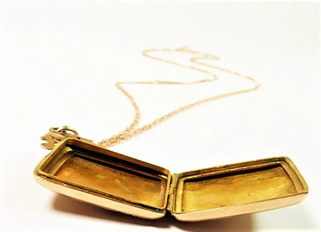 Solid Gold Fully Hallmarked Edwardian Locket Chester Assayed 1908 With Necklace